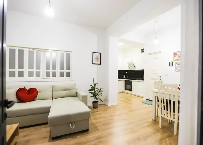 At Bazaar Central Apartment
